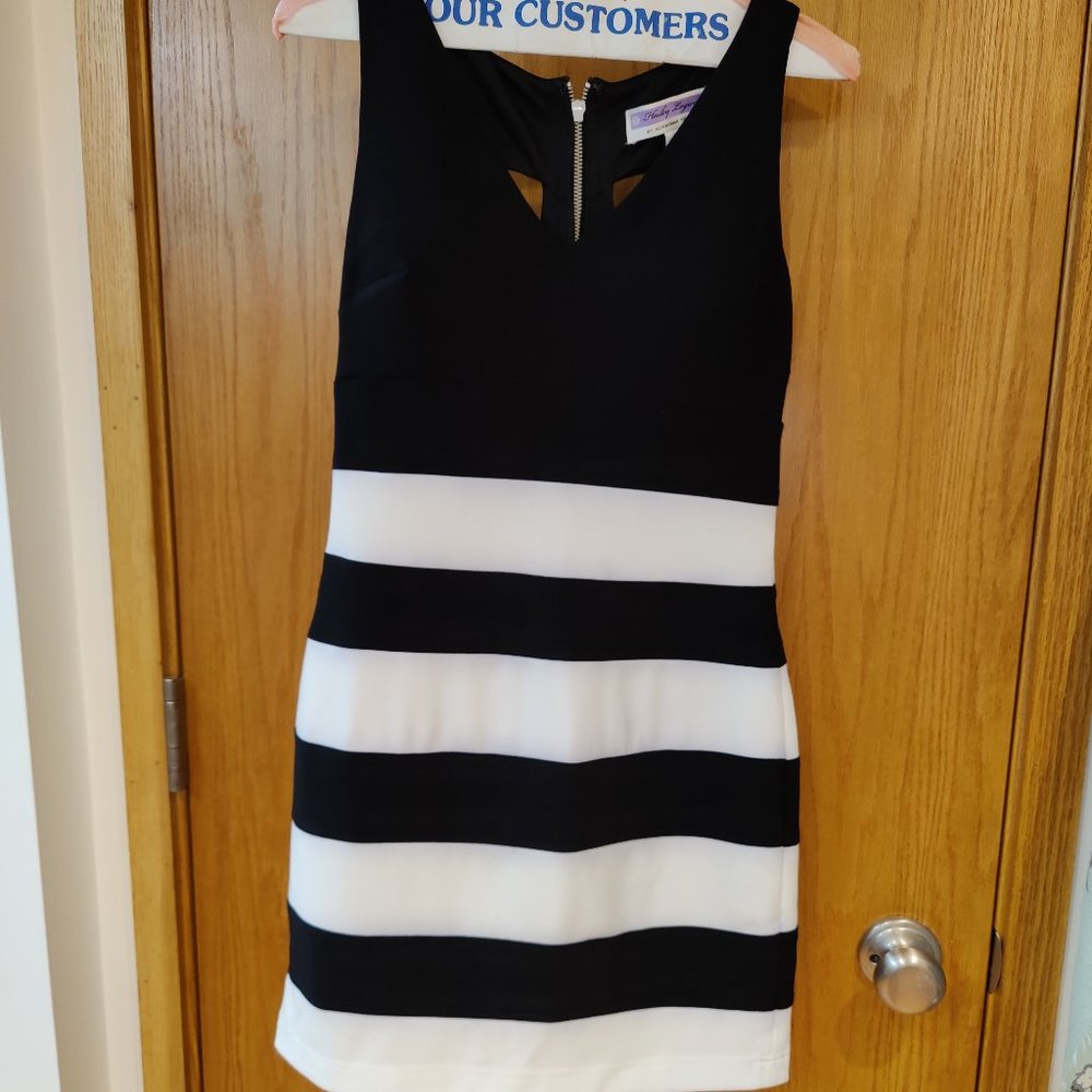 Hailey Logan by Adrianna Papell, Black & White Stiped dress